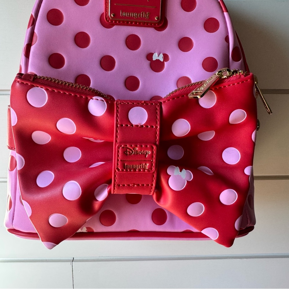 Minnie Mouse Valentine’s Day Loungefly Backpack - Picture 3 of 6